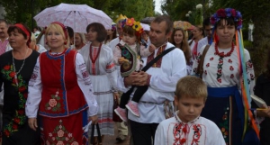 Евпаторийское шествие в вышиванках в сентябре 2013 года