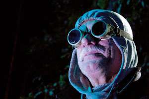 Оператор фільму ”Синевир” Сергій Сиротський одягнув зварювальні окуляри, щоб захисти очі від світла прожекторів. Багато сцен знімали вночі на озері Синевир у Карпатах та в лісах під Києвом