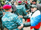 Бійці розформованого підрозділу ”Беркут” приїхали у Донецьк підтримати протестувальників. Сепаратисти захопили обласну держ­адміністрацію 6 квітня