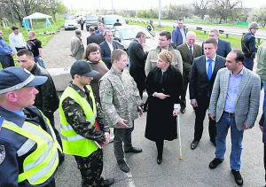 Юлія Тимошенко відвідала Штаб національного захисту та блокпости у Дніпропетровській області. 22 квітня 2014 року 