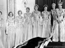 Королева Єлизавета II з фрейлінами після коронації