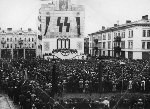 Народне віче в Станіславові (Івано-Франківськ). Йде набір до дивізії СС "Галичина"