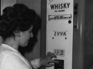 в автоматах можно было купить виски (1960)