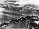 Вид з повітря ряду лінкорів на початку нападу Японії на Перл-Харбор 7 грудня 1941
