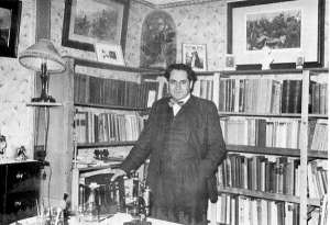 Олекса Воропай у своєму кабінеті, Лондон, 1961 рік. В Україні етнограф найбільш відомий своєю монографією ”Звичаї нашого народу”