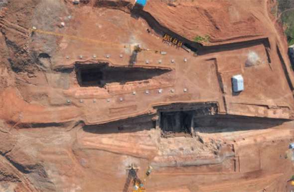 Археологи в Китае обнаружили мавзолей, которому более 2100 лет, что содержит три основных гробницы
