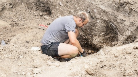 На месте будущего погранпункта в районе старой Нарвы археологам сегодня приходится иметь дело с останками приблизительно 70 человек