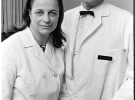 В 1950-х годах Уильям Мастерс и Вирджиния Джонсон набрали сотни добровольцев для воспроизведения различных сексуальных актов в лабораторных условиях, чтобы лучше исследовать сексуальные реакции организма. Более 30 лет Мастерс, профессор гинекологии в Университете Вашингтон, и его ассистентка, а затем и жена, Джонсон тесно сотрудничали с сотнями добровольцев в возрасте от 18 до 89 лет. Они хотели, чтобы люди расширили свои знания о человеческой сексуальности. Как пара, они расширили область того, что называется «нормальным» поведением, позволяя женщинам более свободно экспериментировать со своей сексуальностью.