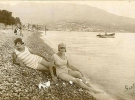 Две женщины на пляже П. Мокиенко Крым, г. Ялта, 1926