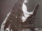 Надо сказать, у Виттельсбахов роскошные волосы были фамильной чертой. Например, такими же красивыми они были и у сестры Сисси, Софии, невесты «самого красивого короля Европы» Людвига Баварского