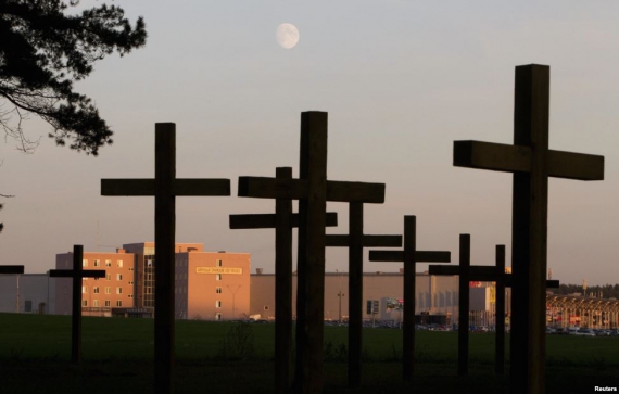 Хрести на місці масових розстрілів у Куропатах