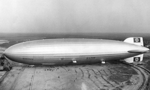Знаменитый Hindenburg. Май 1936 года. 