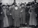 М. Грушевський біля будинку УЦР. Зима 1917-1918 рр.