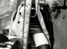 Джейн Фонда, фільм «Клют». У 1971 році Джейн Фонда довела, що потрібно повністю віддаватися своїй роботі, а також що роль повії може принести актрисі «Оскар». Вона зіграла Брі Деніелс, повію, яка допомагає детективу пролити світло на справу про таємничі зникнення. Фільм зняв Алан Дж. Пакула, а на екрані разом з нею з'явився Дональд Сазерленд і Рой Шайдер.