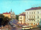 Тролейбус їде з проспекту Шевченка на площу Міцкевича