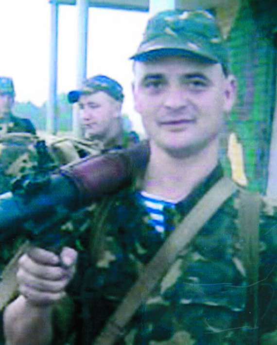 Євген Геш загинув 29 жовтня під містом Щастя Луганської області. Його частину відправили підтримати солдатів 32-го блокпоста, яких оточили терористи