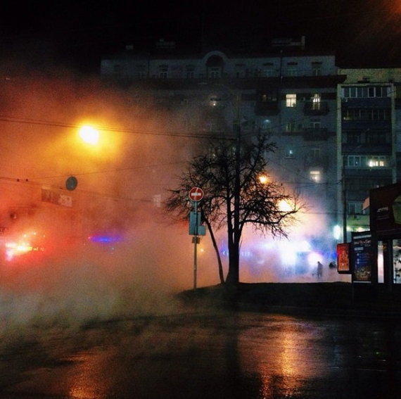 В центре Киева ночью случился потоп: три улицы залило горячей водой
