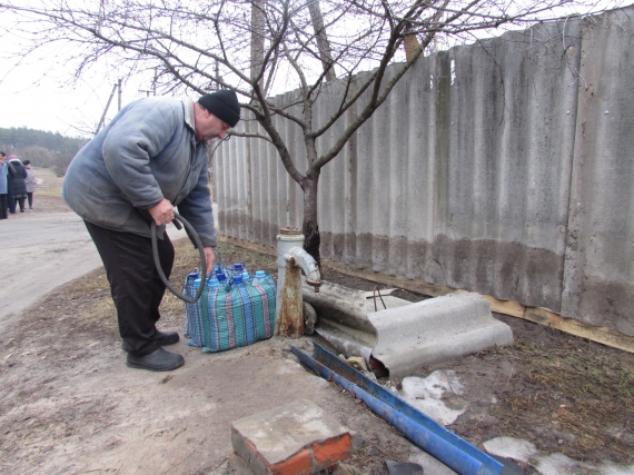 В Макуховке питьевая вода есть только в колонке