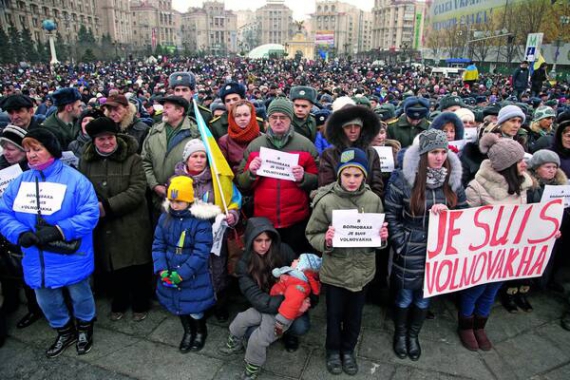 Близько 20 тисяч людей прийшли пом’янути жертв російської агресії в Україні 18 січня на столичний майдан Незалежності