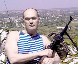 Олег Кузьміних в АТО воює з 6 березня минулого року. Одружений, має двох доньок.