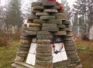 Пам’ятник жорнам, присвячений жертвам голодомору 1933 р. Автор. О.Коваленко. с.Вікторівка Черкаської обл.