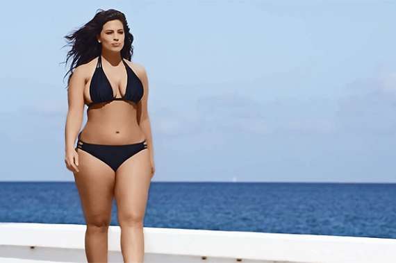 Модель с пышными формами впервые покорит обложку Sports Illustrated