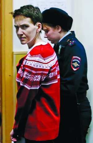 Надія Савчен­ко в Басманному суді Москви 4 берез­ня оскаржу­вала відмову слідчих відпустити її на сесію Парламентської асамблеї ради Європи