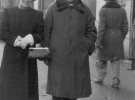Пара на прогулке совр. пр-т Свободы. Фото до 1939 год