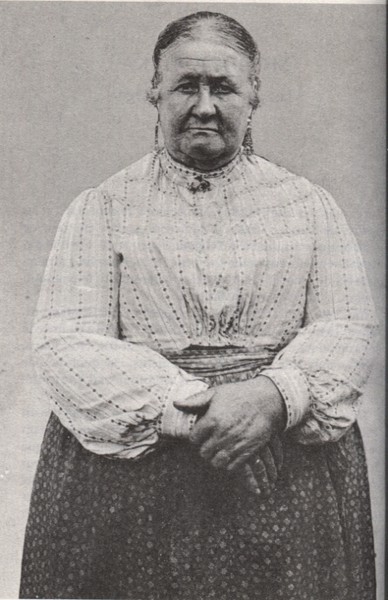 Франческа (Сиска) Финцент (1842-1914) - знаменитая "Мудер Сиска". Трижды была замужем. Мать 16 детей и изобретательница знаменитой вафли