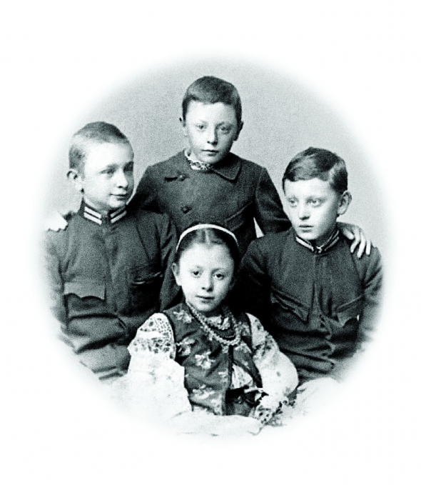 Діти Івана Франка, 1902 рік. Зліва направо: вгорі – Тарас (1889–1971), Андрій (1887–1913), Петро (1890–1941), унизу – Анна (1892–1988)