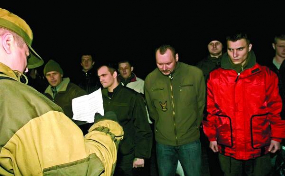 6 квітня бойовики відпустили 16 полонених. Їх тримали в будівлі Служби безпеки в Донецьку. Там ще лишилося 36 бійців, повідомив радник міністра оборони Василь Будік