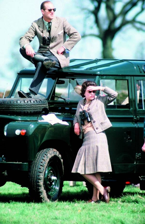 20 квітня 1968-го королева Великої Британії 42-річна Єлизавета II з чоловіком 47-річним Філіпом спостерігають за кінними перегонами Royal Ascot у графстві Беркшир. Їх влаштовують щороку з 1711-го. Єлизавета – прихильниця перегонів, має три десятки скакунів