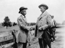 1913 Manassas, Вирджиния - Ветераны гражданской войны встречаются на поле битвы Bull Run для празднования воссоединения.