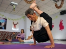 84-летний учитель йоги в Чжанцзякоу, Китай, 14 мая 2015