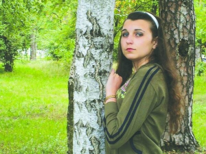 Киянка Ольга Совенко досі зберігає сукню, що одягнула в ніч зґвалтування. Справу розслідують дев’ять місяців