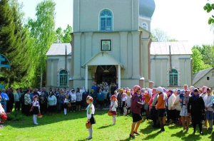 6 травня жителі села Велика Севастьянівка на Черкащині прийшли до Хрестовоздвиженської церкви. У день вшанування святого Георгія Побідоносця до храму приїхав митрополит Черкаський і Чигиринський Іван