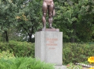 Пам'ятник Піддубному у його рідному селі.