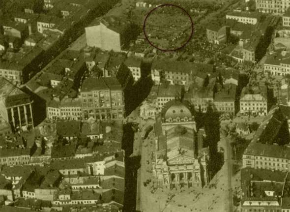 Участок старой площади Зерновой (в круге). Аэрофотосъёмка до 1939 года