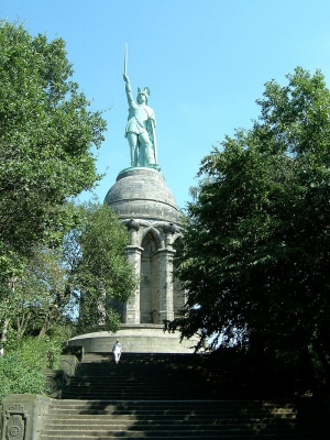 Памятник Арминию в южной части Тевтобургского леса