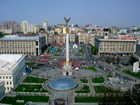 Майдан Незалежності до 2013 року.