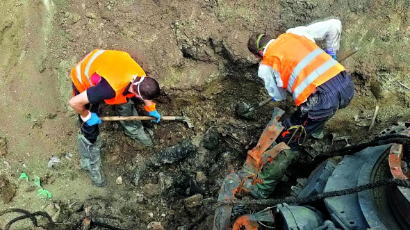 Волонтери з місії ”Чорний тюльпан” із вересня 2014-го розшукують тіла загиблих українських бійців у зоні АТО. Кажуть, що за цей час знайшли рештки 609 загиблих