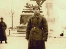 Червоноармієць на сучасному пр-ті Свободи. 1940 рік