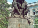 Памятник героям-потёмкинцам. Скульптор В.Богданов. Архитекторы Н.Волков, Ю.Лапин.
