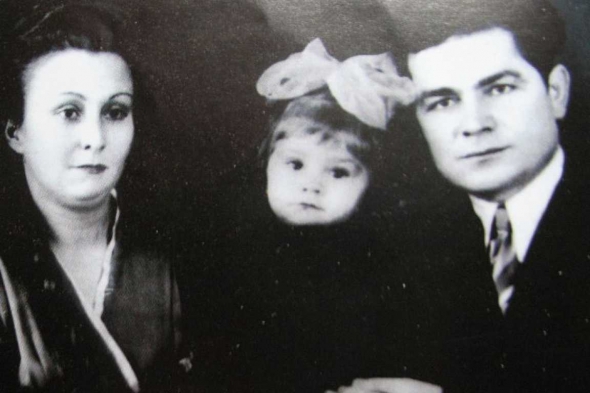  Василий Макух с женой и дочерью