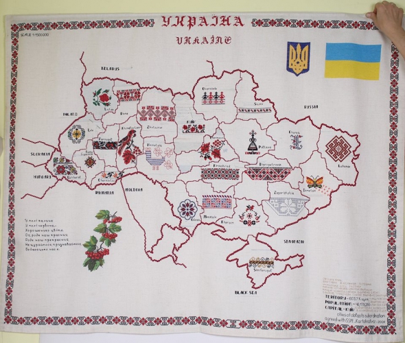 На карте вышитые символы каждого региона