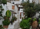 вуличка старого кварталу Анафіотика веде до афінського Акрополю