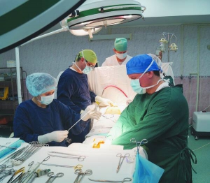 Черкаські кардіо­хірурги встановлюють кардіостимулятор