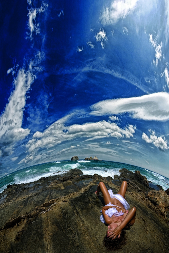 Фото "Там, где рождаются облака" зроблене на грецькому острові Кріт 2013-го. Знято на залишках давньої вулканічної лави