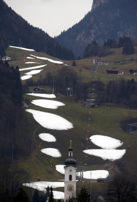 +15 за Цельсієм. Гірськолижний курорт в Обераудорфі, Німеччина, 21 грудня 2015