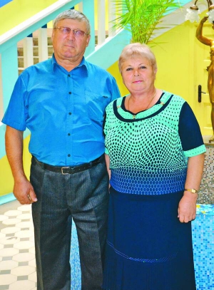 Наталія і Віктор Струсь із міста Жашків на Черкащині читають ”Газету по-українськи” 10 років